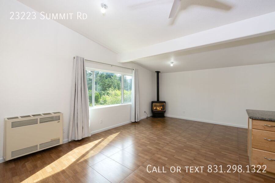 23223 Summit Rd - Photo 2 of 20