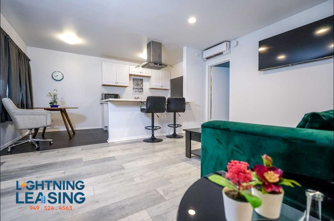 240 1/2 3rd Ave #6D - Photo 2 of 11