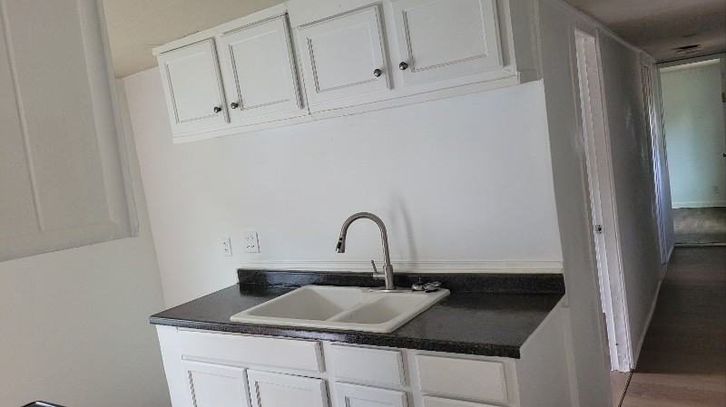 205/437 Holt Ave #16 - Photo 3 of 6