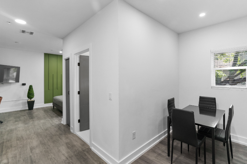 935 S Howard Ave - Photo 6 of 17