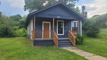 featured image of 211 Crockett St