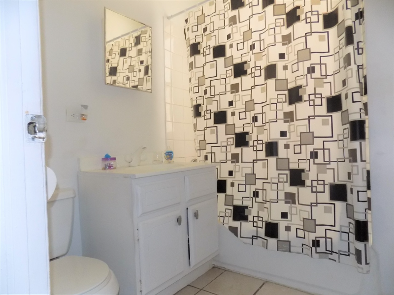 5926 S Artesian Ave - Photo 2 of 4