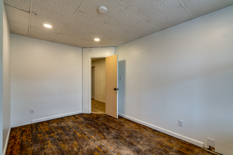 613 W Orange St #1 - Photo 3 of 4