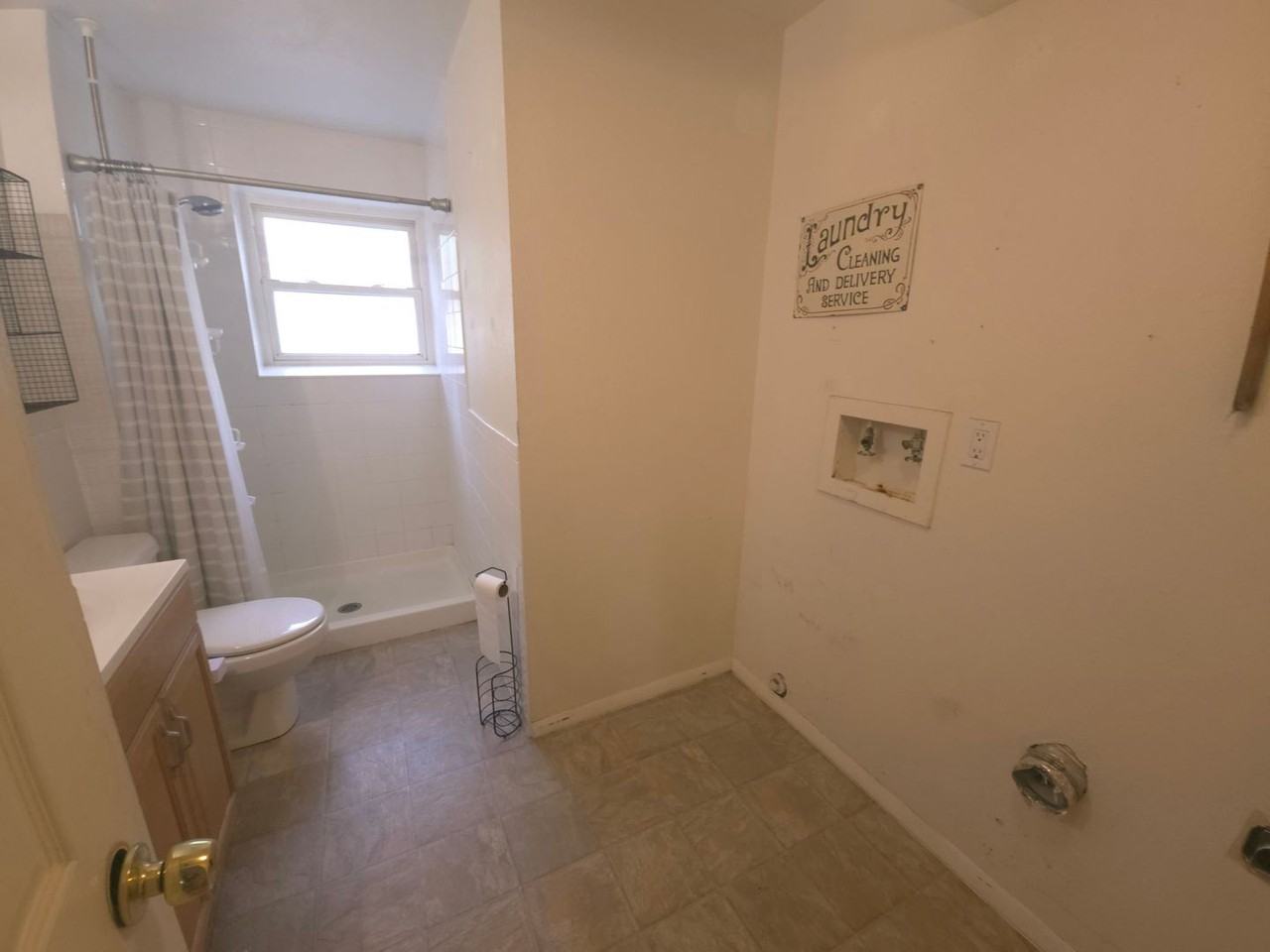 1524 Dexter St - Photo 5 of 14