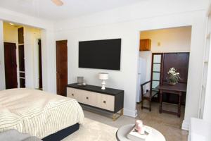 featured image of 6 S Mclean Blvd