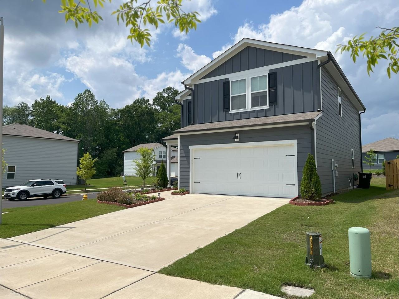 1501 Rhodes Pond St - Photo 2 of 31