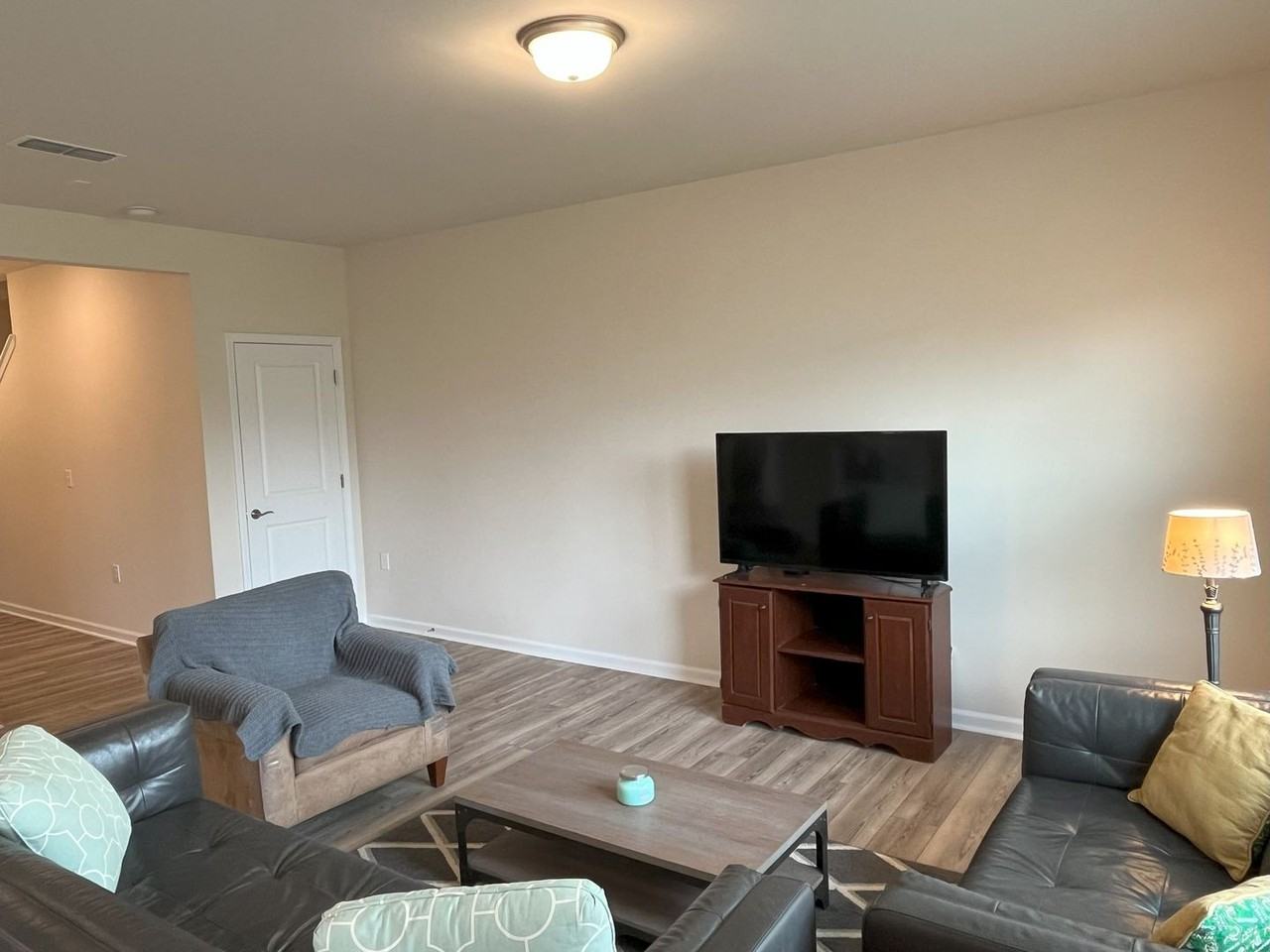 1501 Rhodes Pond St - Photo 6 of 31