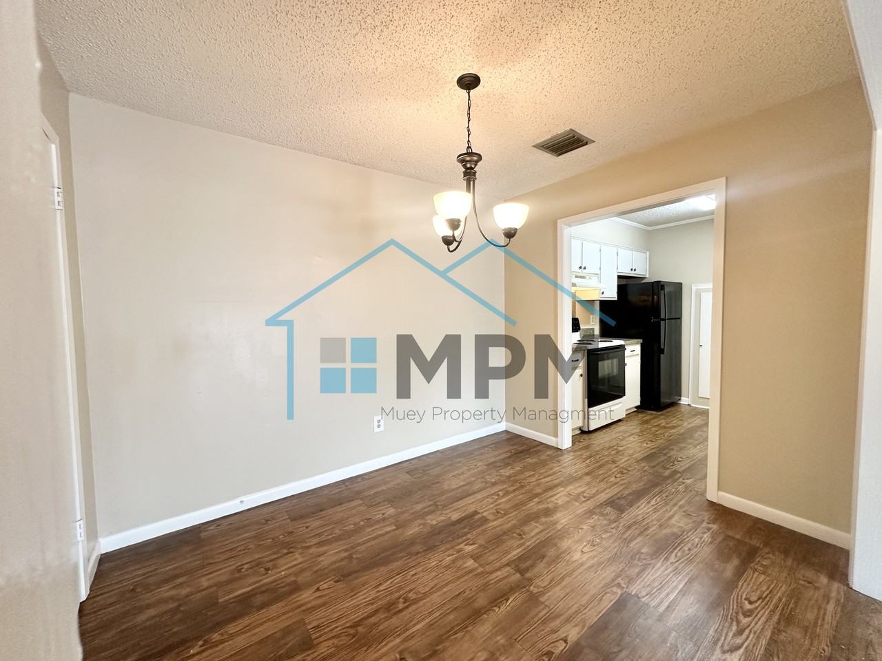 109 Hudson Terrace - Photo 3 of 11