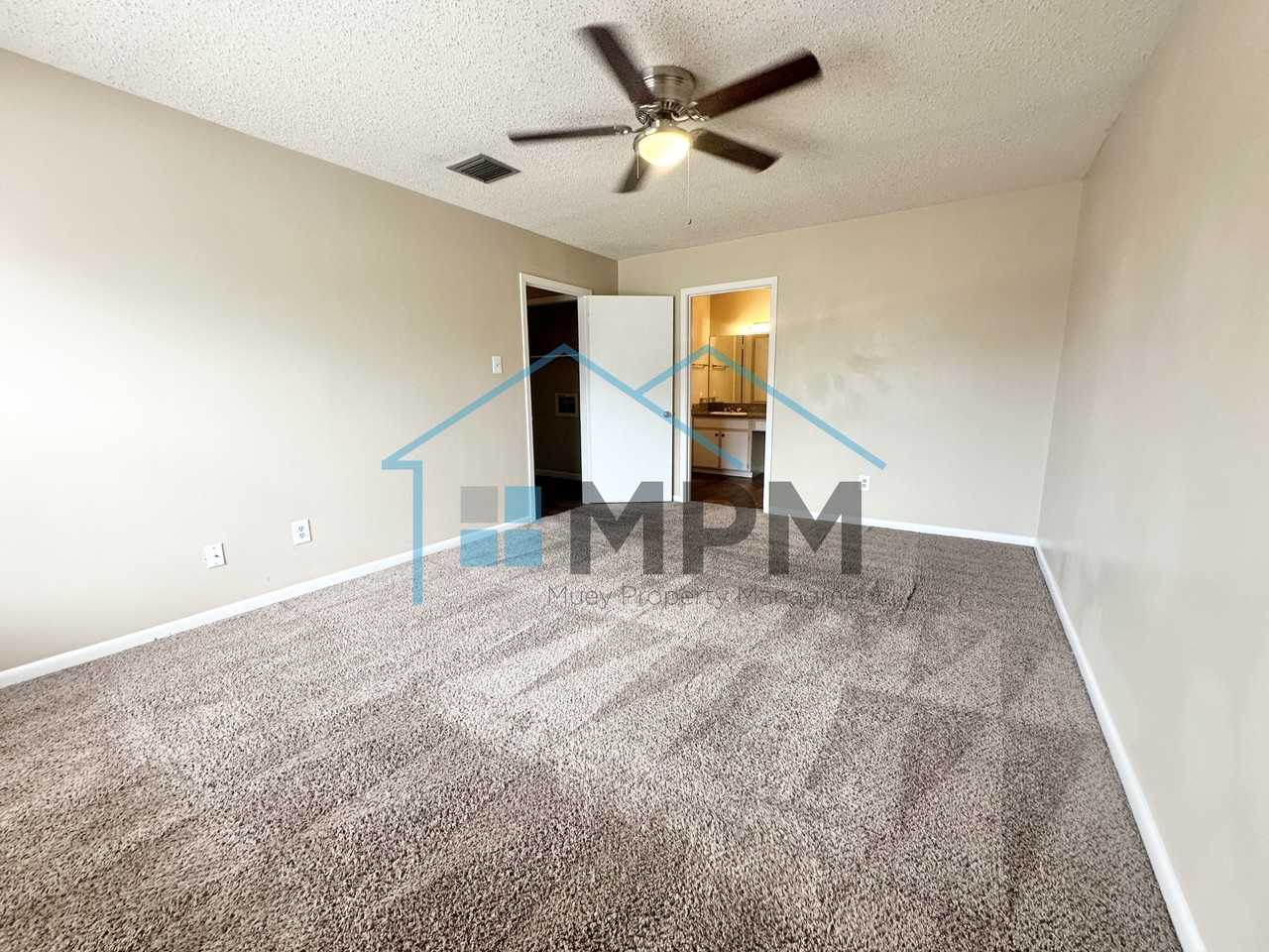 109 Hudson Terrace - Photo 5 of 11