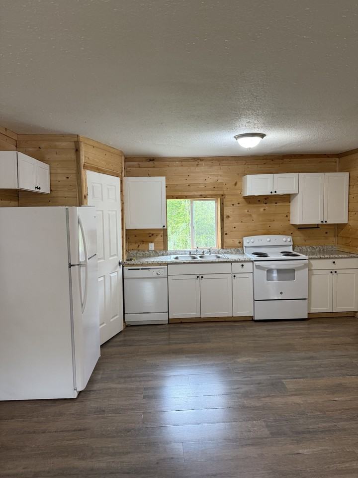 Glacier State Apartments - Photo 2 of 17