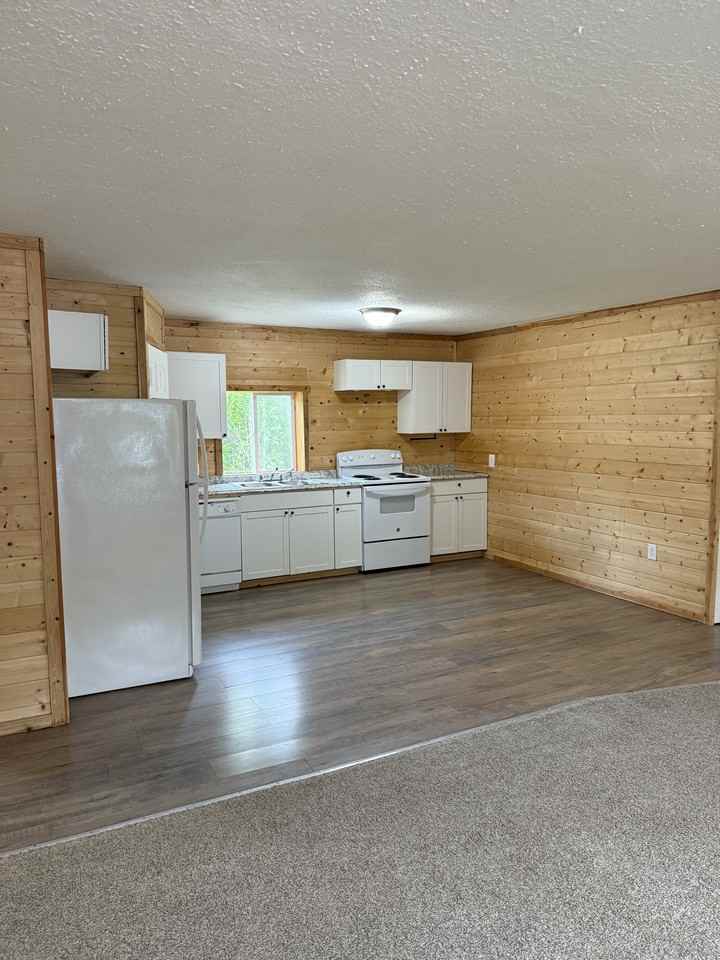 Glacier State Apartments - Photo 3 of 17