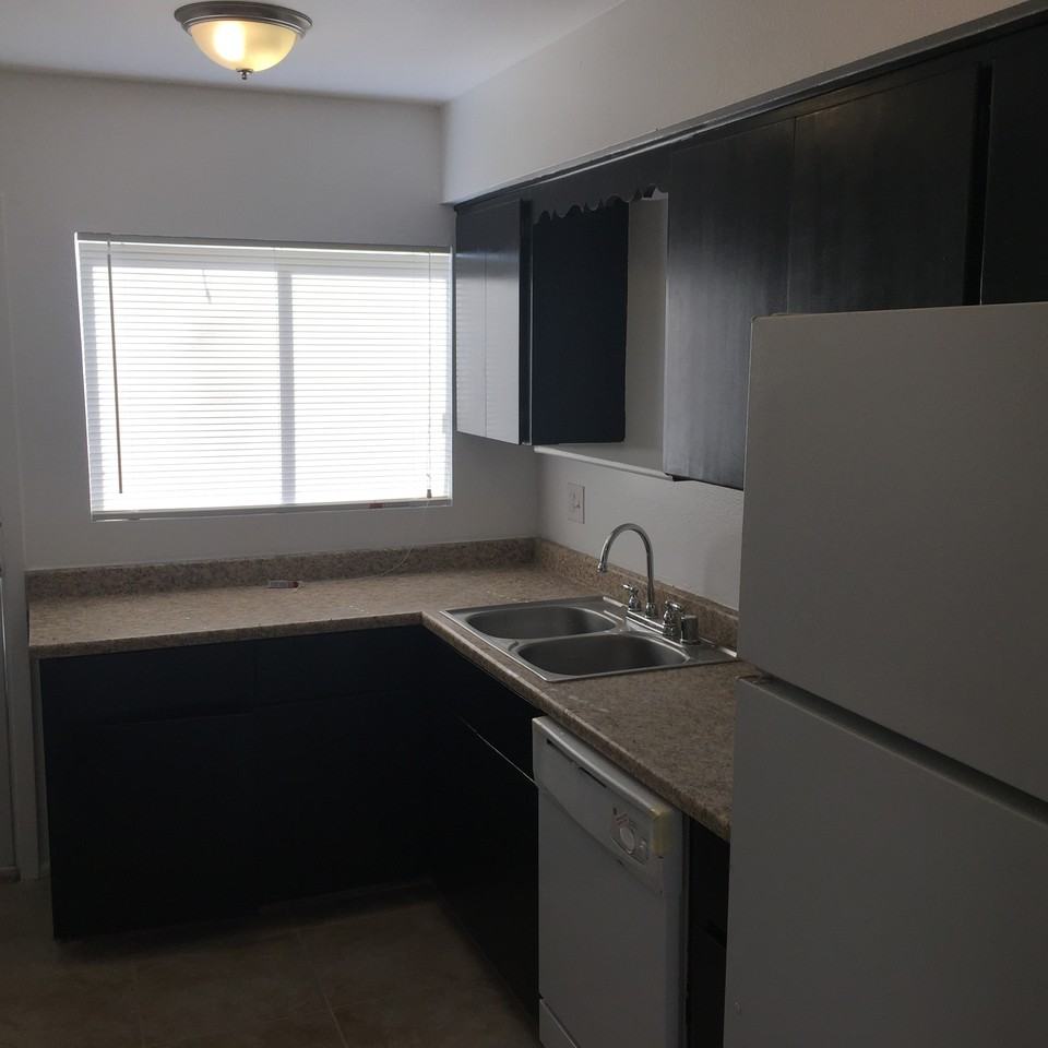 1205 E. 9th street - Photo 2 of 14