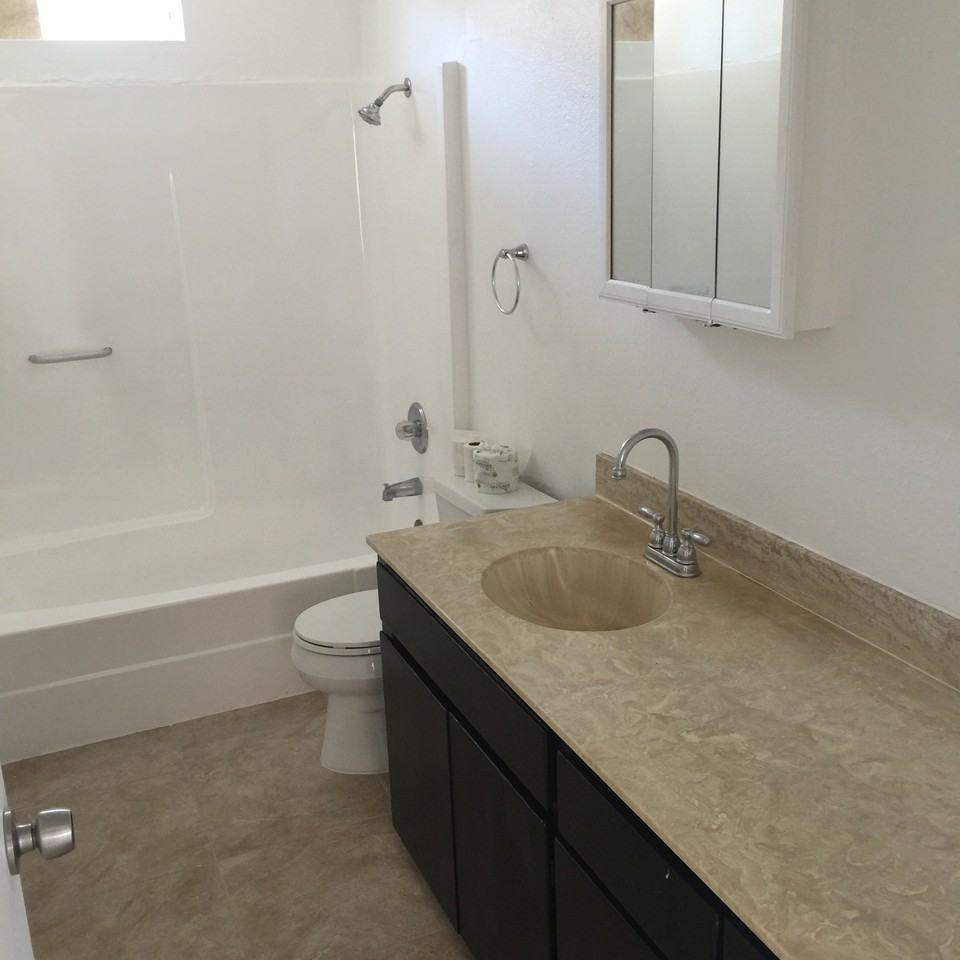 1205 E. 9th street - Photo 5 of 14