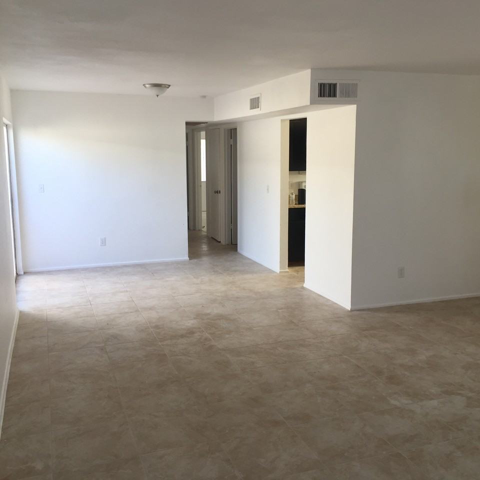 1205 E. 9th street - Photo 6 of 14