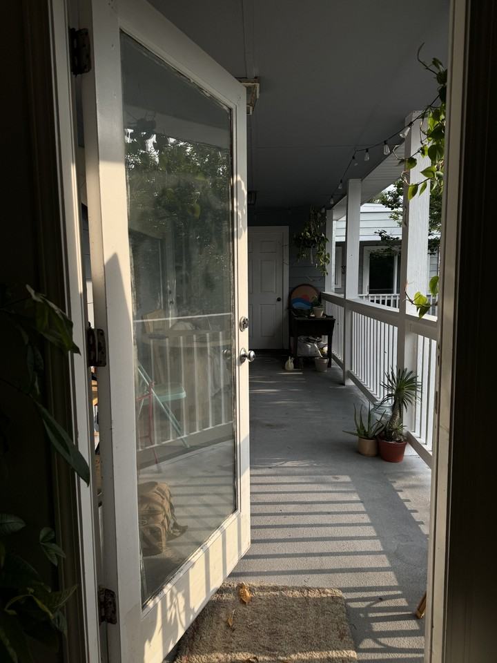 216 Margaret Street - Photo 3 of 11