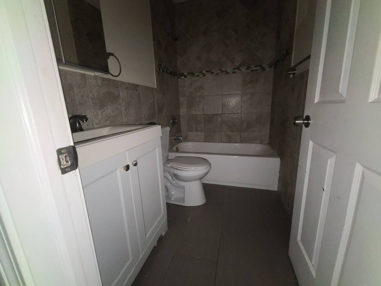 48 Elliott Street - Photo 3 of 13