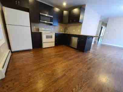 48 Elliott Street - Photo 7 of 13