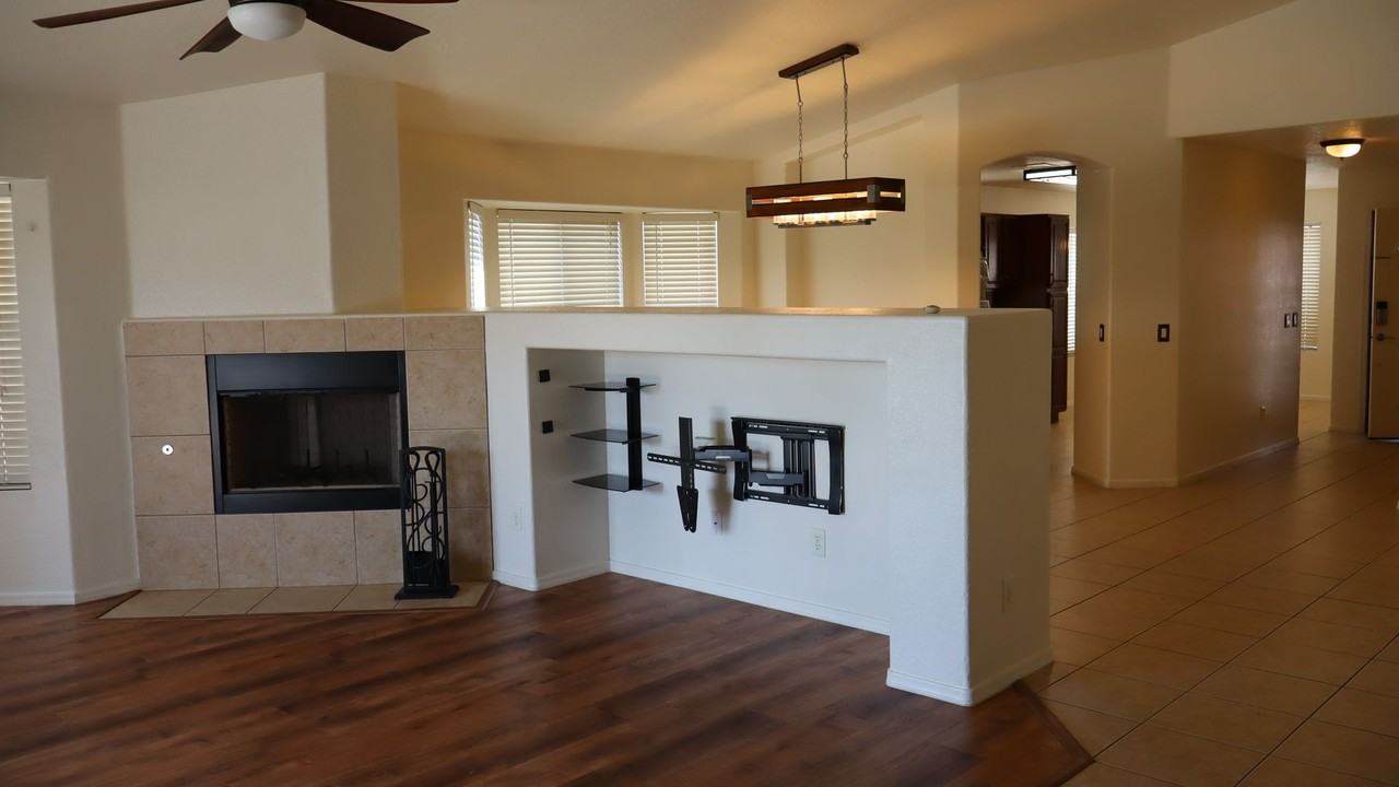 2389 Ironmaster St - Photo 5 of 36