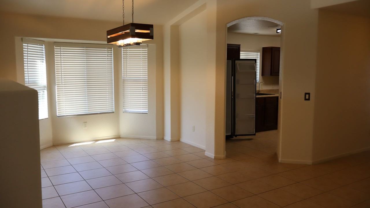 2389 Ironmaster St - Photo 7 of 36