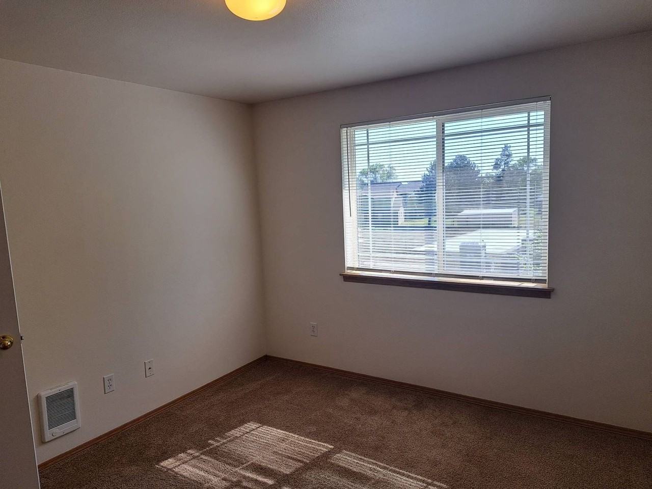 2121 Sw Umatilla Ave #04 - Photo 7 of 10