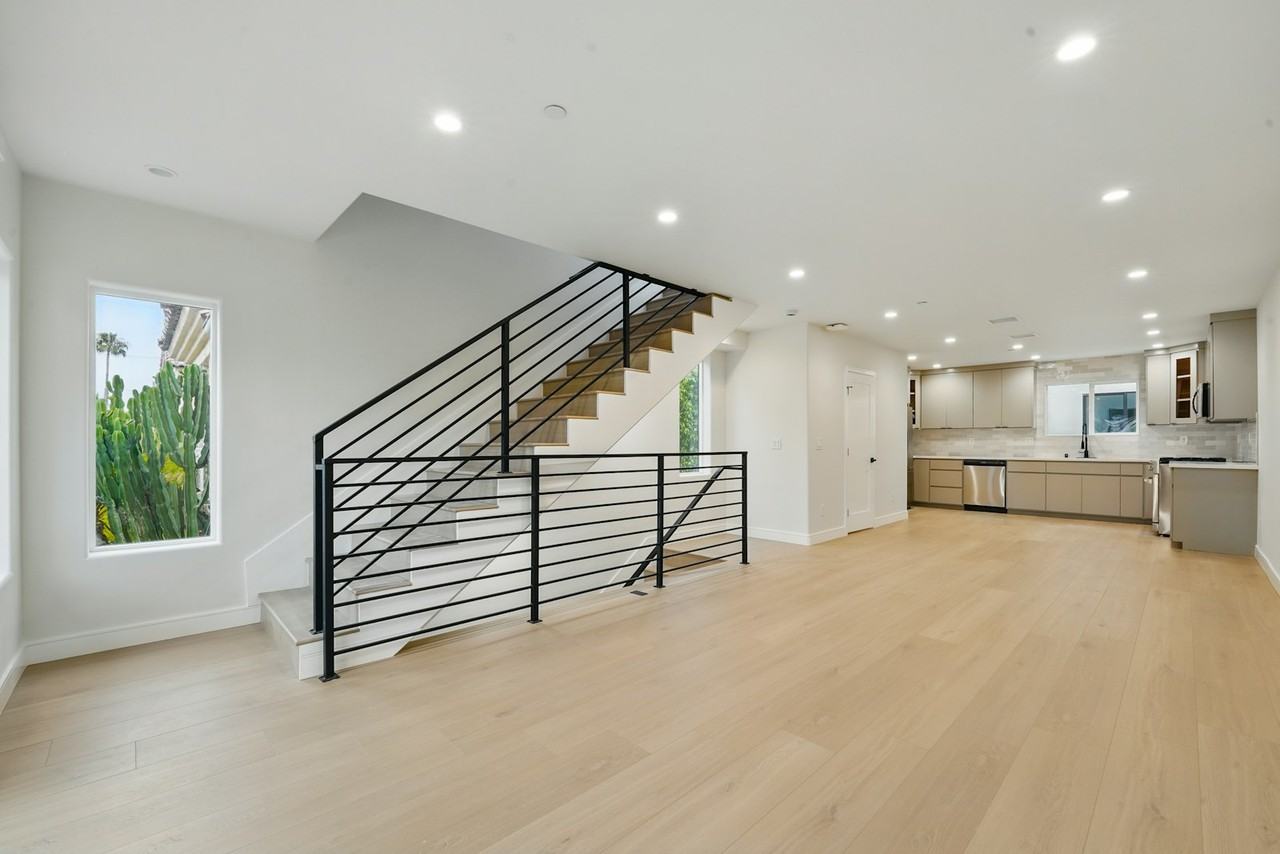 8234 Blackburn Avenue, Unit 8234 1/2 - Photo 3 of 50