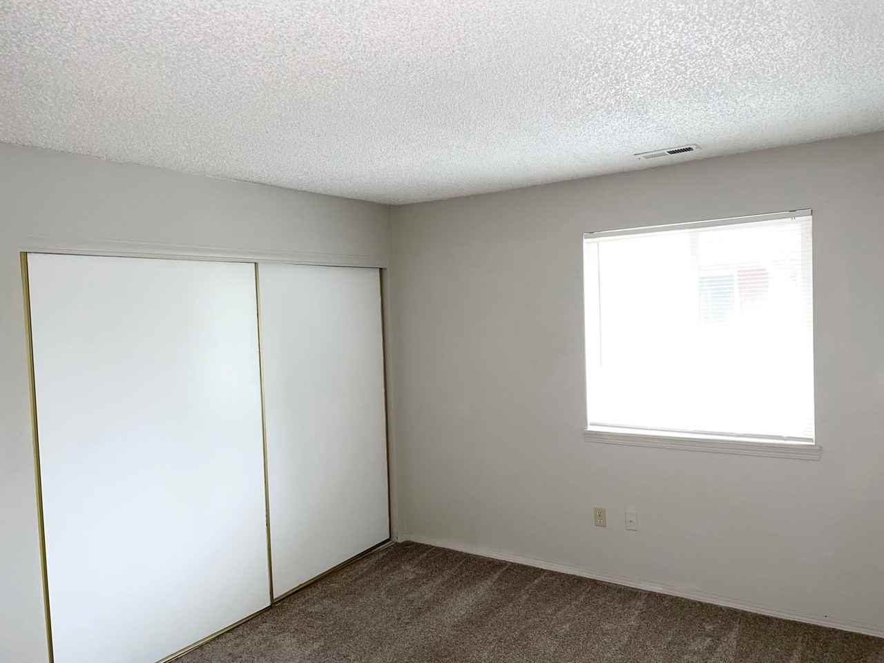 4429 Hunting Meadows Cir - Photo 5 of 11