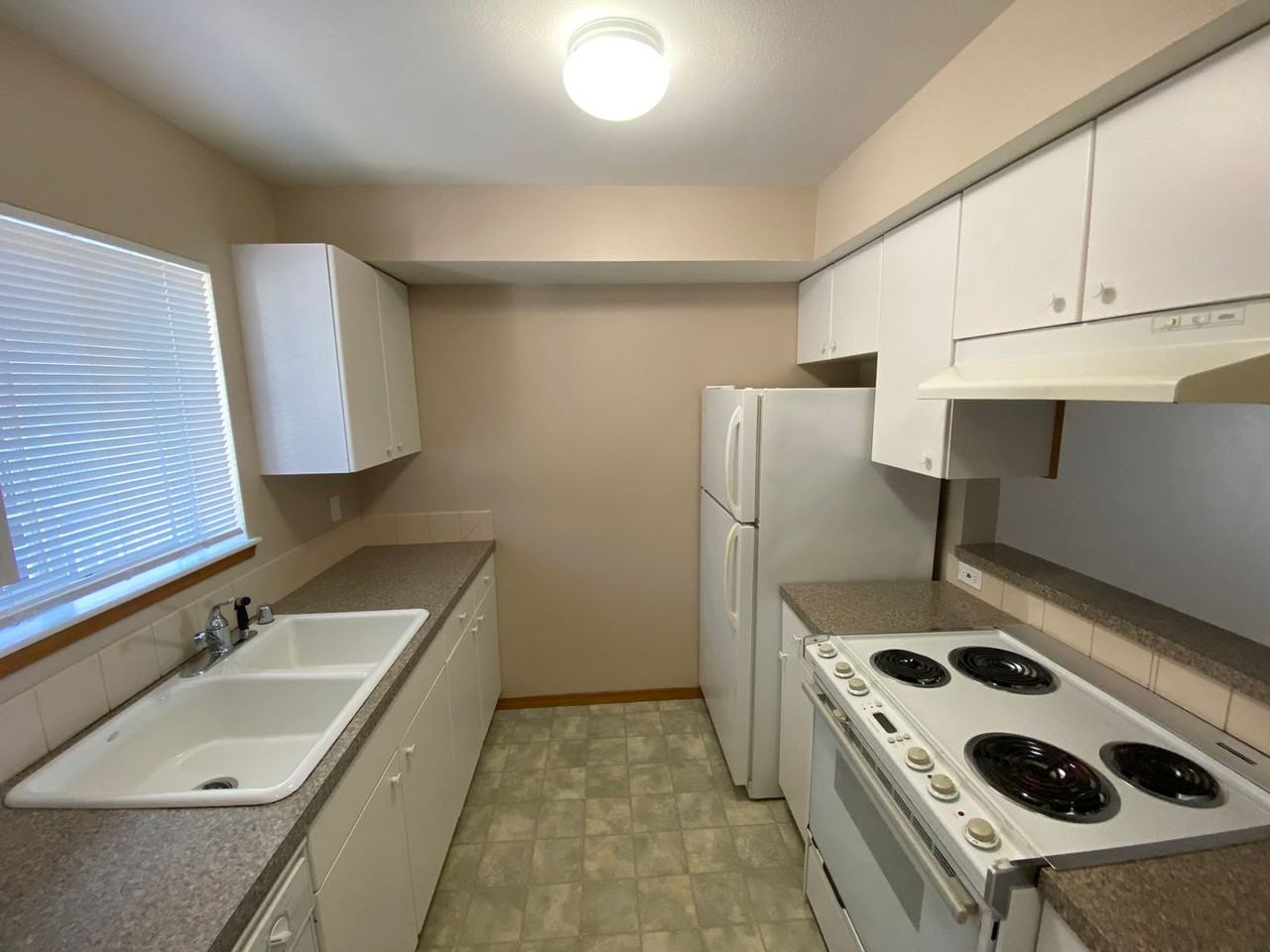 2715 W Maplewood Ave #224 - Photo 2 of 10