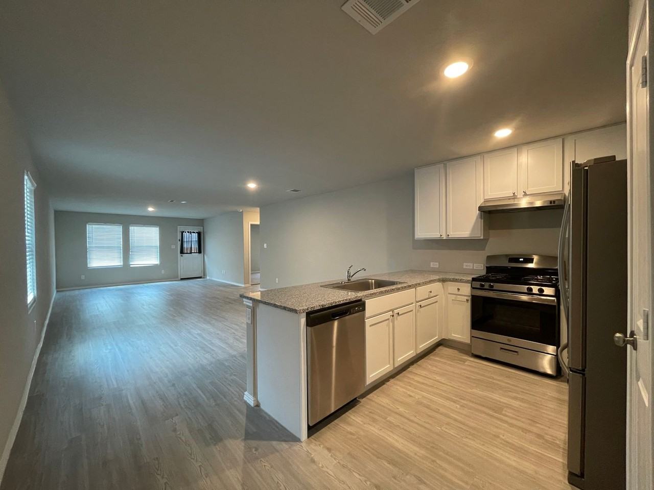 4324 Levee Rdg - Photo 3 of 22