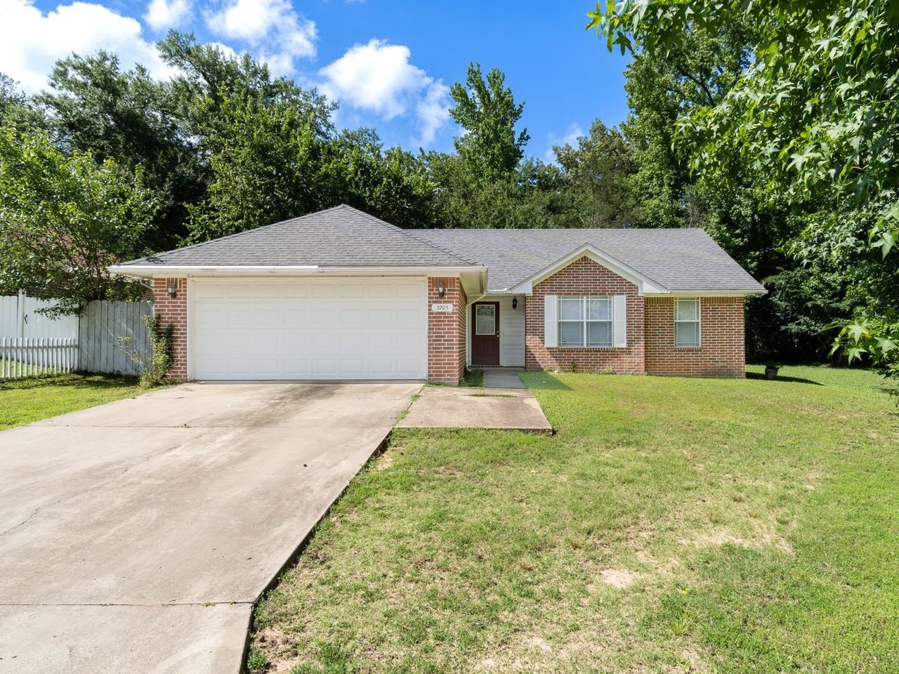 3705 Price Cir - Photo 2 of 21