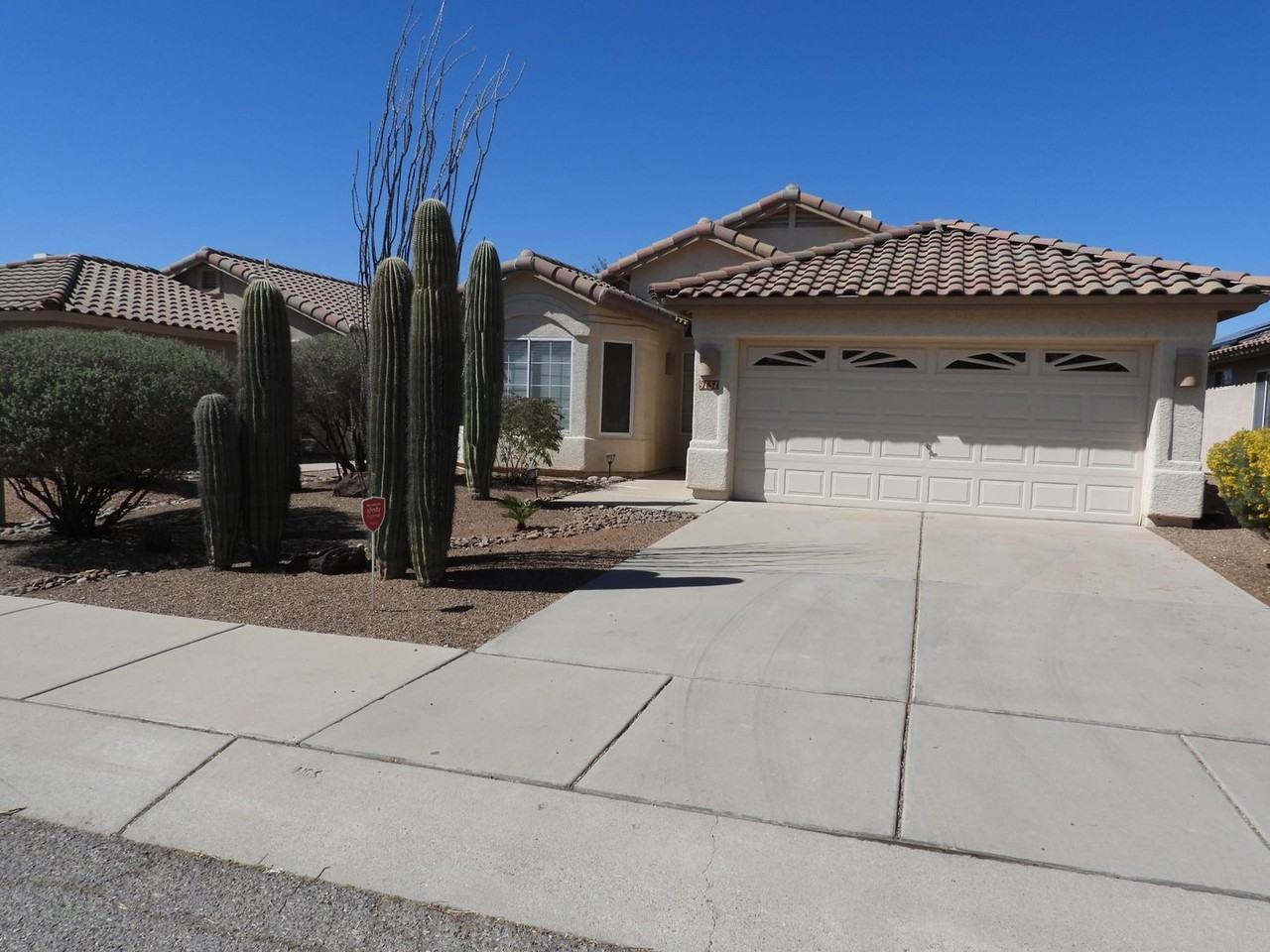 9131 N Ironwood Bluffs Ln