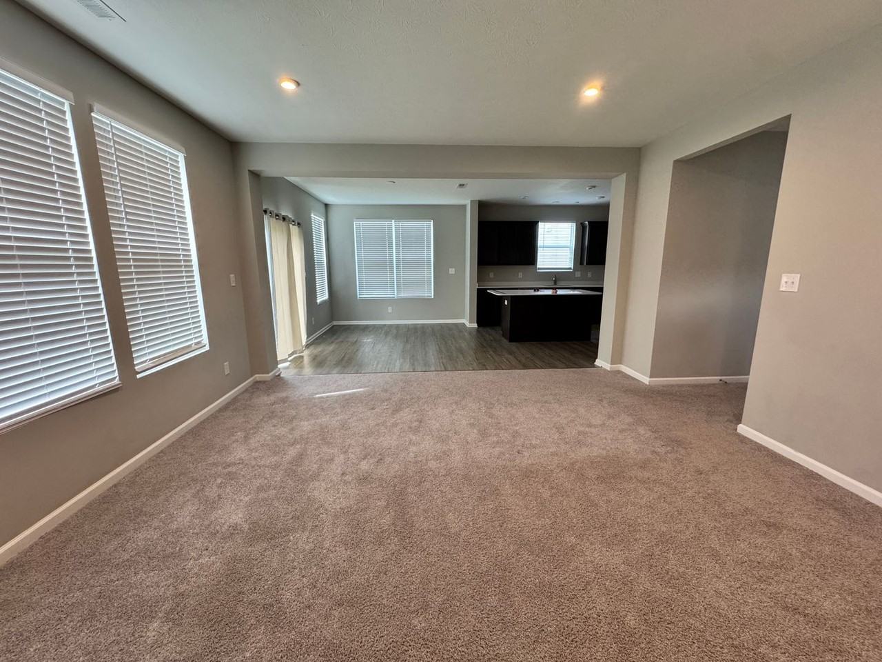 3238 Creekridge Ct - Photo 6 of 32