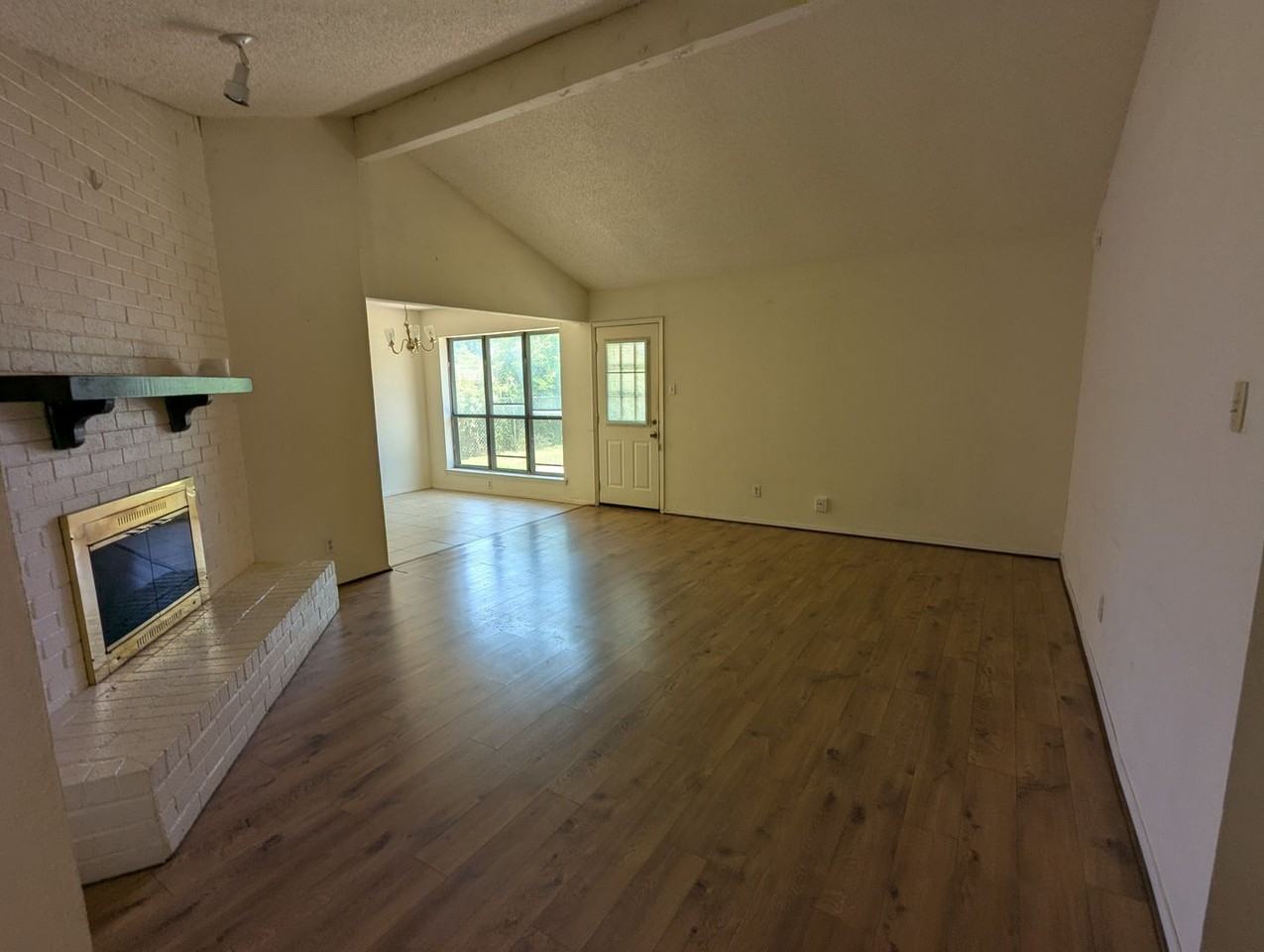 1112 Dennis Dr - Photo 4 of 22