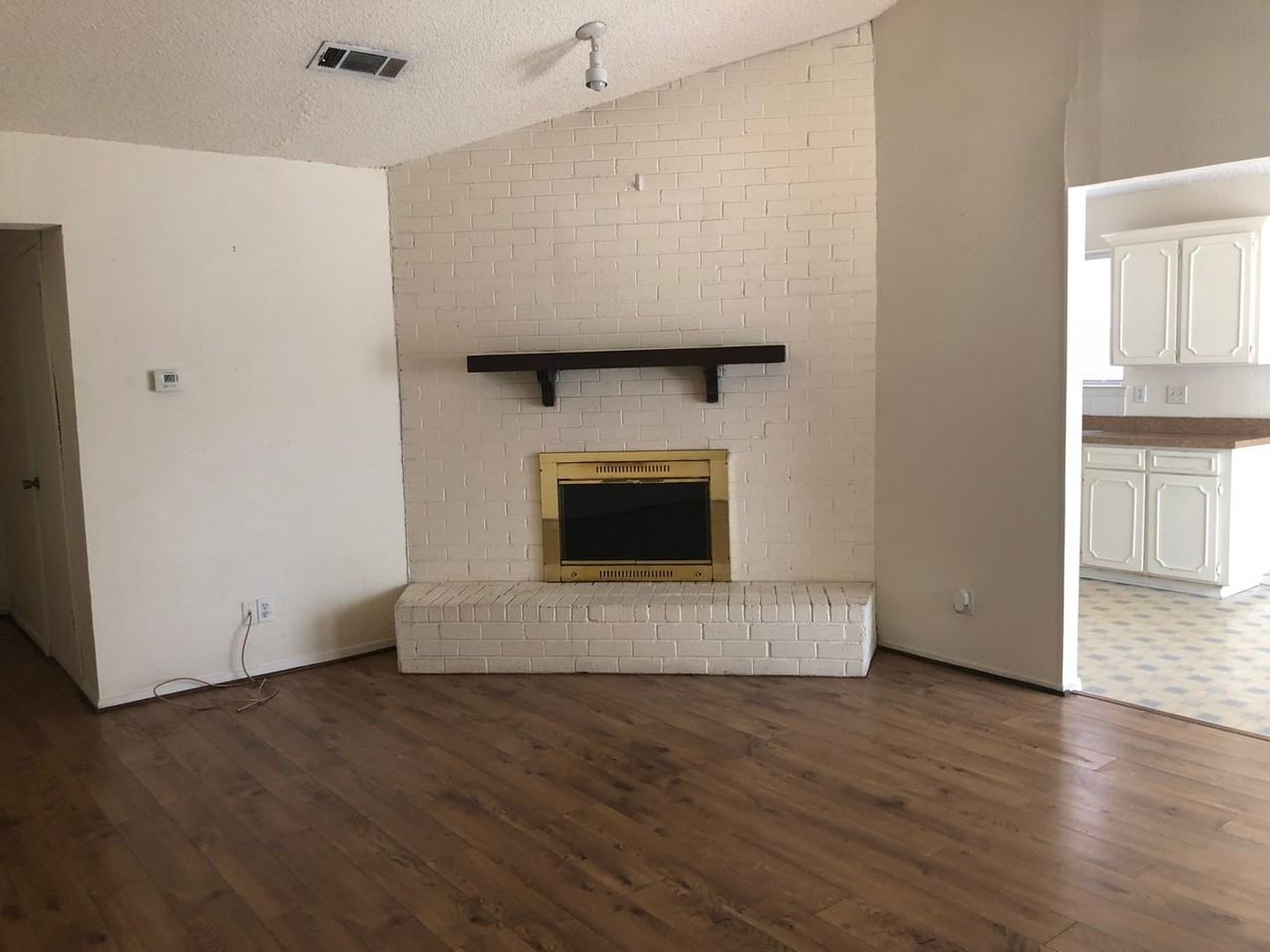 1112 Dennis Dr - Photo 5 of 22