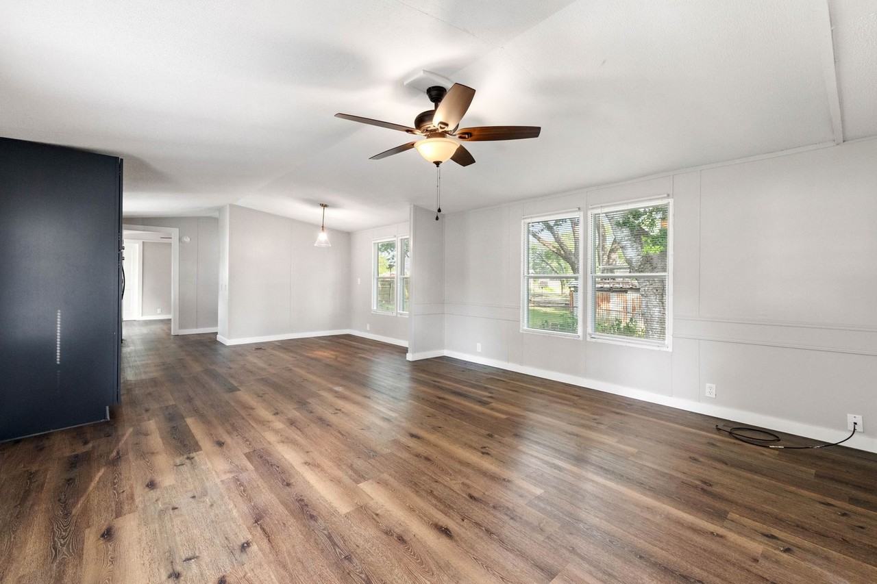 215 Loranger Drive - Photo 2 of 22