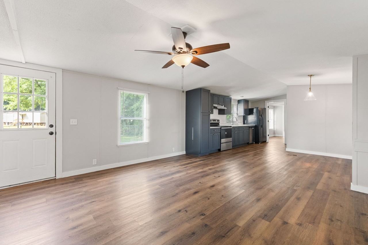 215 Loranger Drive - Photo 3 of 22