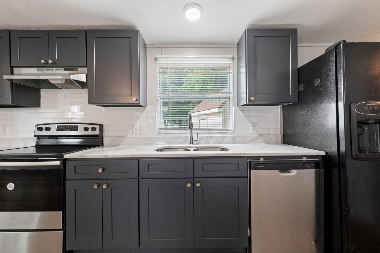 215 Loranger Drive - Photo 7 of 22