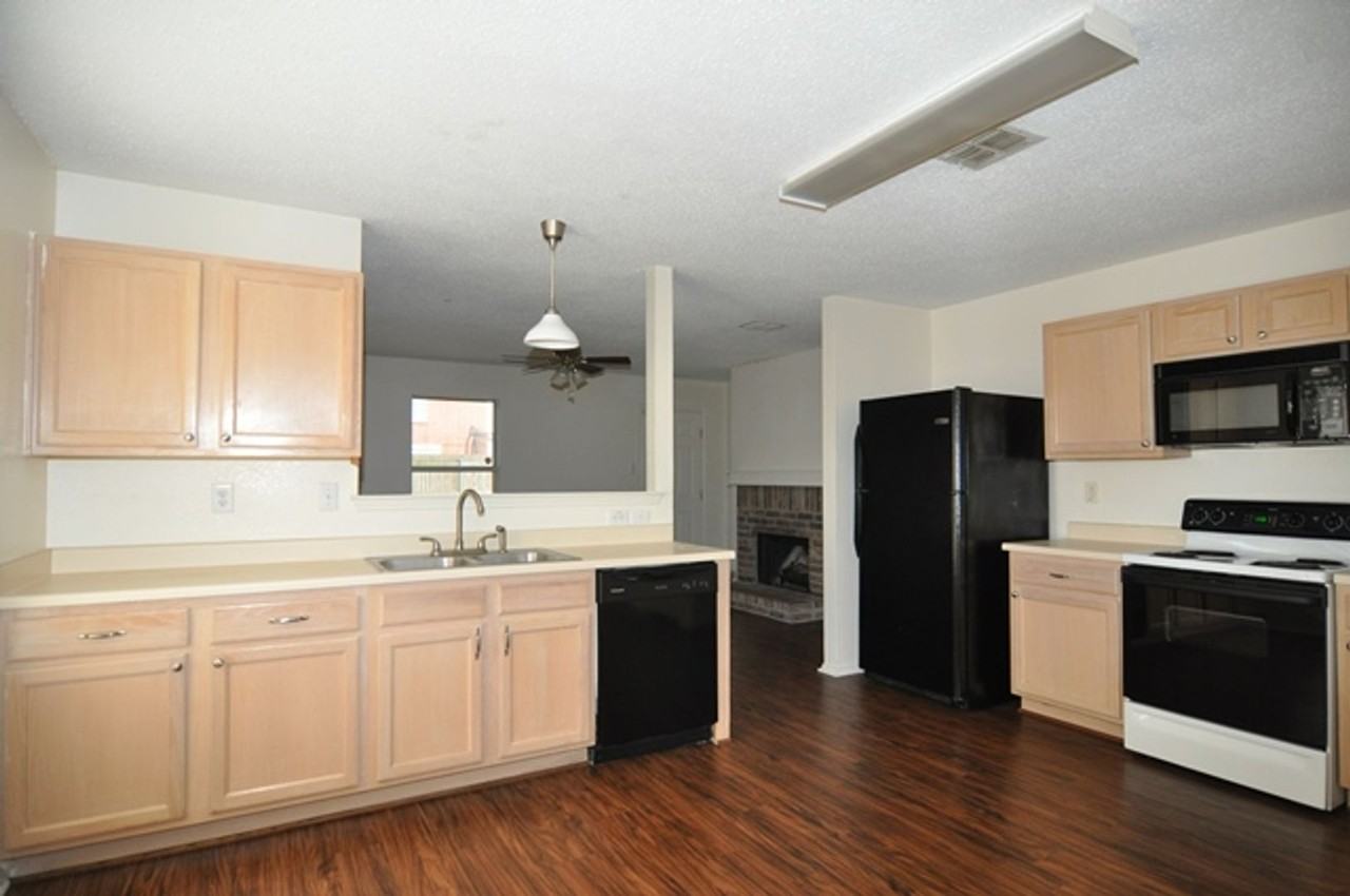 2971 Celian Dr - Photo 4 of 16