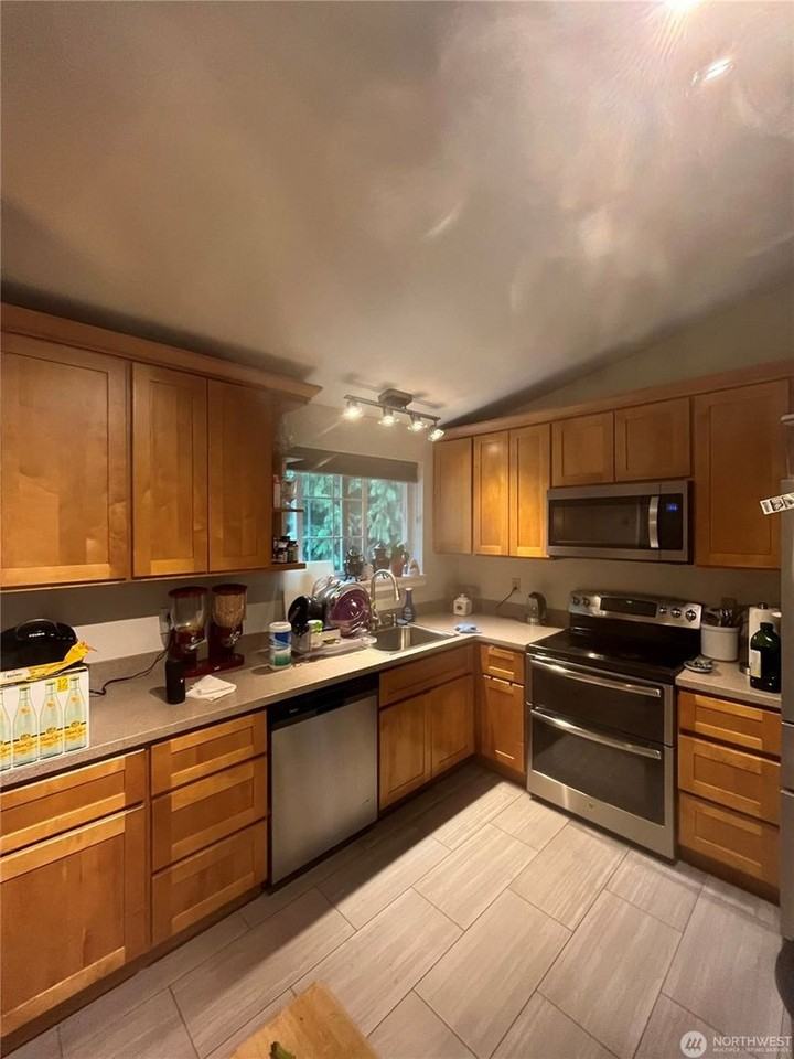 1903 Ne 19th Pl - Photo 3 of 19