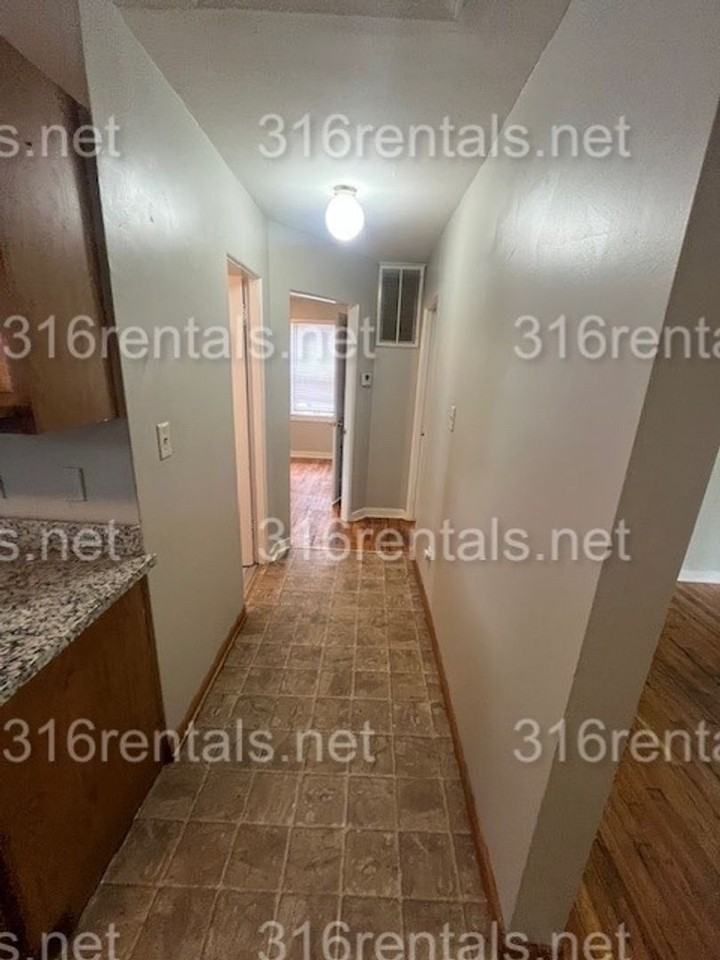 2006 S Topeka Ave - Photo 6 of 11