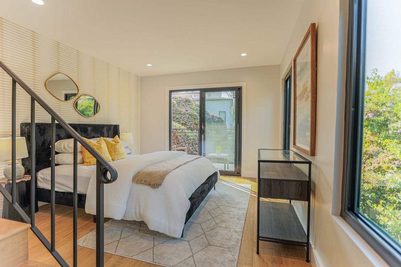 319 Heliotrope Ave - Photo 7 of 14