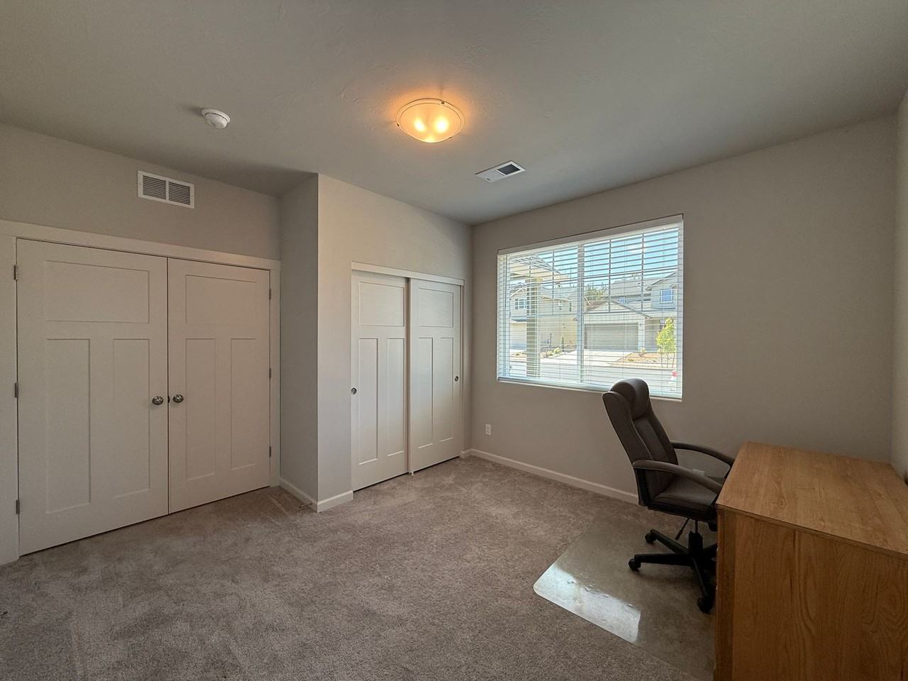 4057 Sw Reindeer Ave - Photo 4 of 19