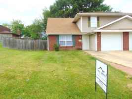 featured image of 1709 Lakewood Dr