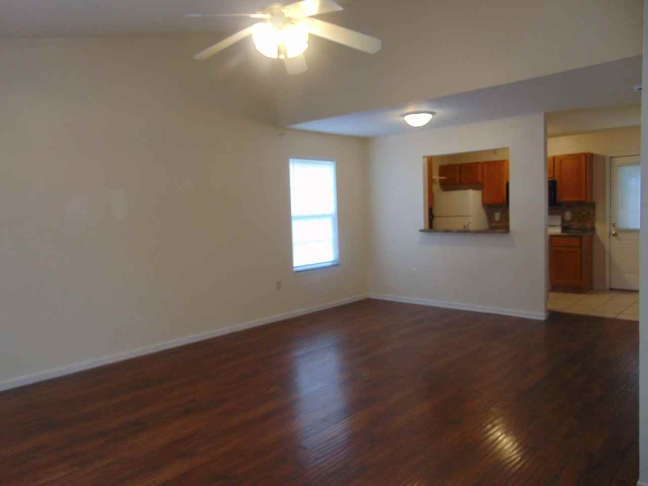 1709 Lakewood Dr - Photo 2 of 35