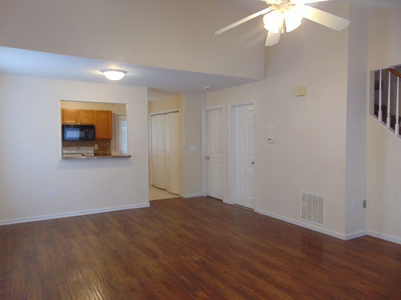 1709 Lakewood Dr - Photo 3 of 35