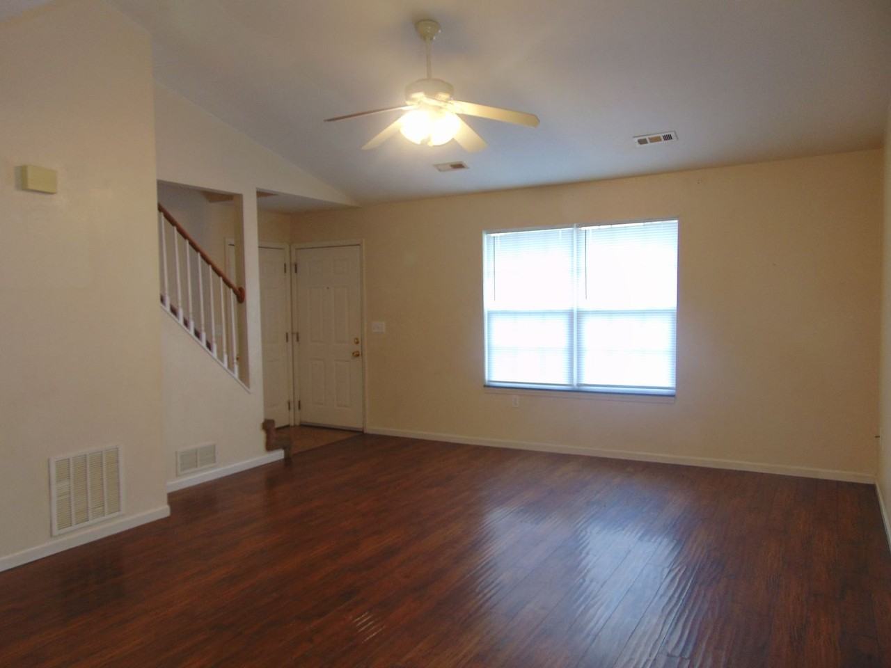 1709 Lakewood Dr - Photo 4 of 35