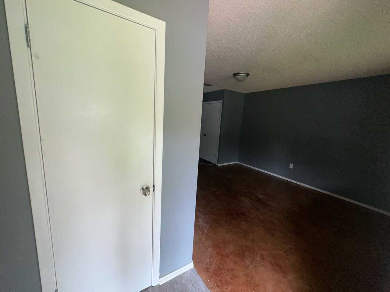 12122 Michael St - Photo 2 of 12