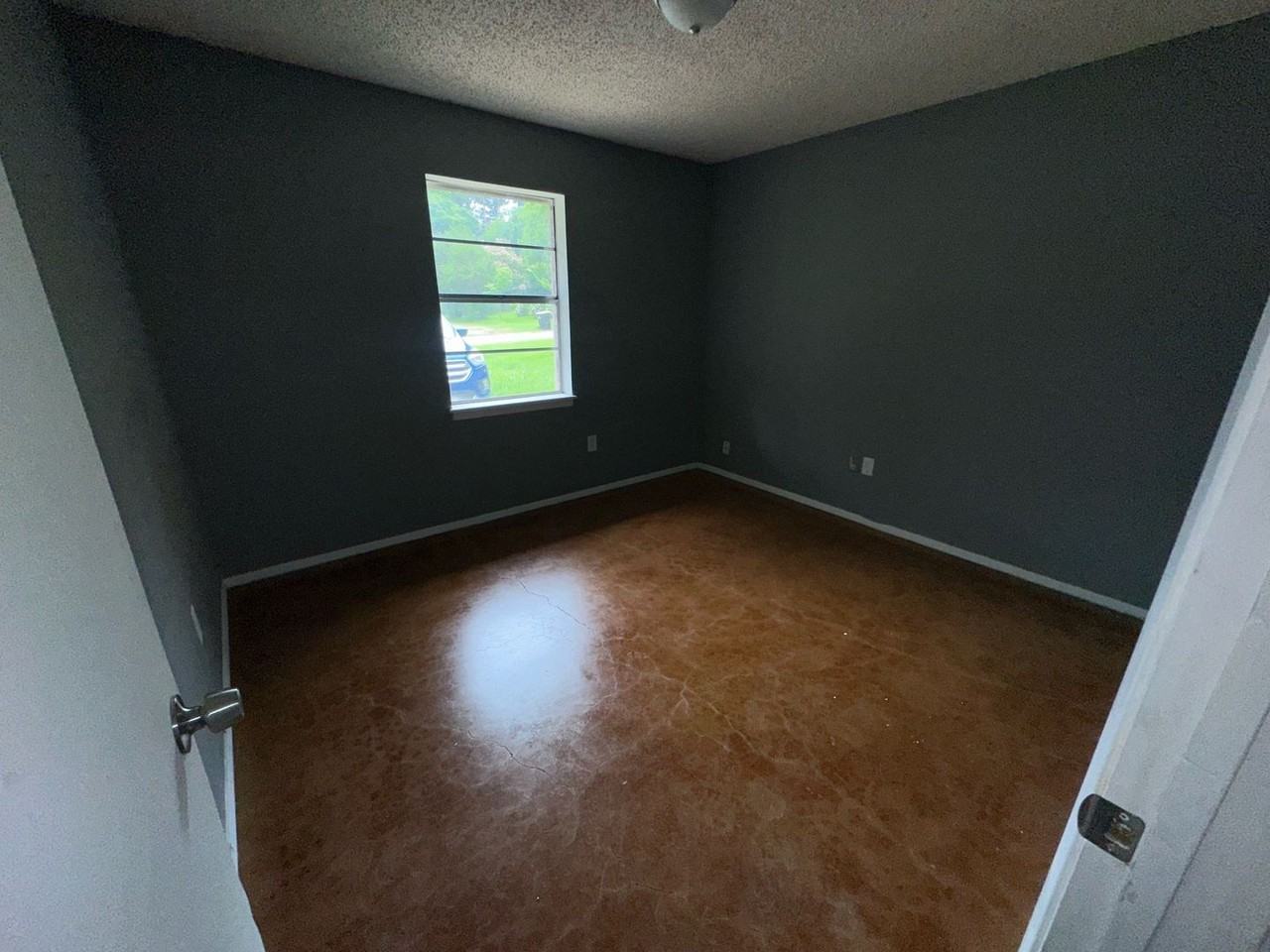 12122 Michael St - Photo 4 of 12