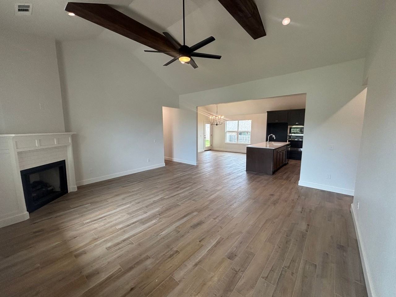 3021 Hollow Crest Ln - Photo 3 of 20