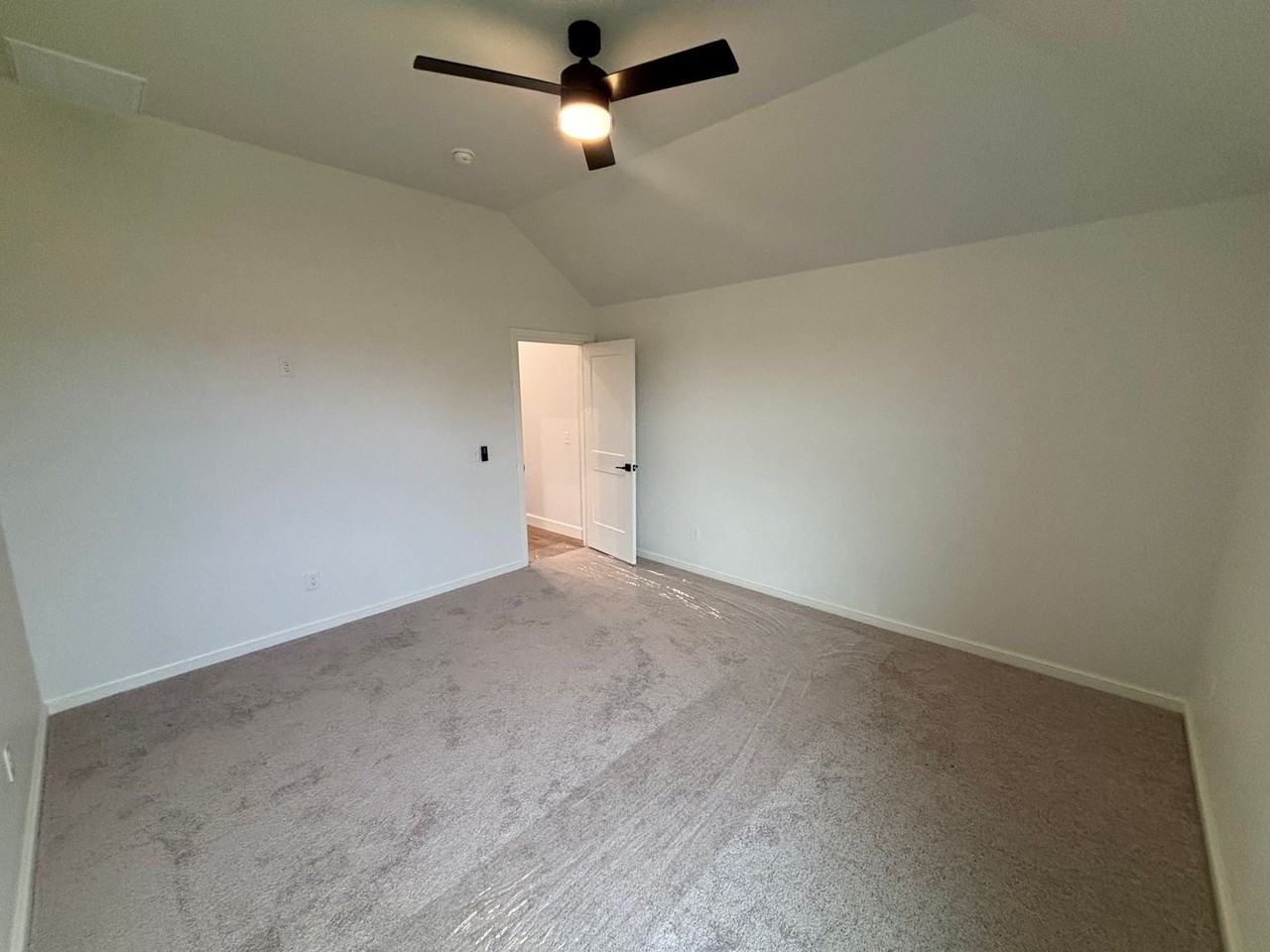 3021 Hollow Crest Ln - Photo 7 of 20