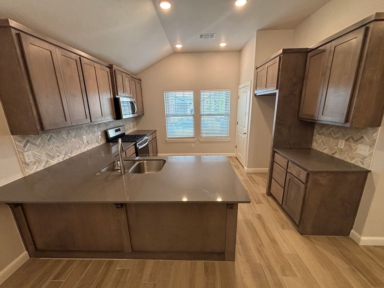 3012 Red Cedar Way - Photo 6 of 20